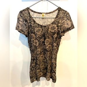 BKE Sheer Short Sleeve Top Size M